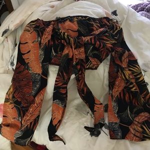 Pretty little thing crop long sleeve